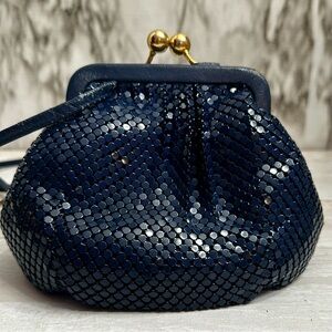 Dark Blue Chain Mail Purse Hand Crossbody Bag Goldtone Kiss Lock Closure 70s 80s